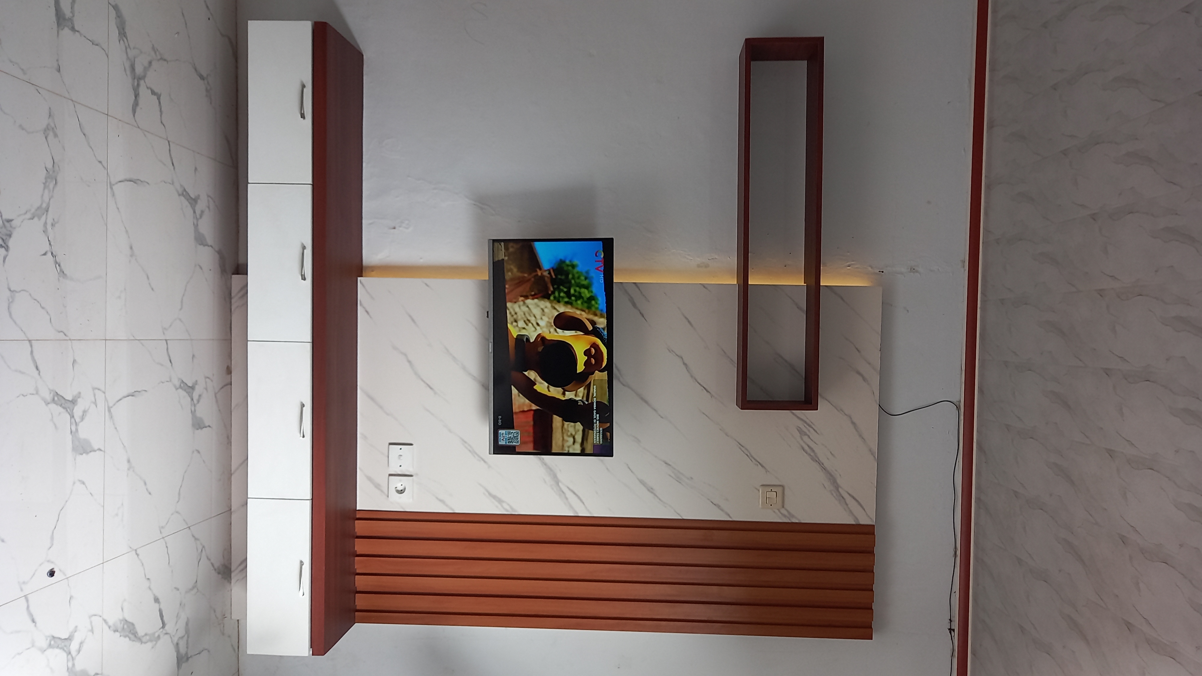 Backdrop TV Wood Panel & Marble