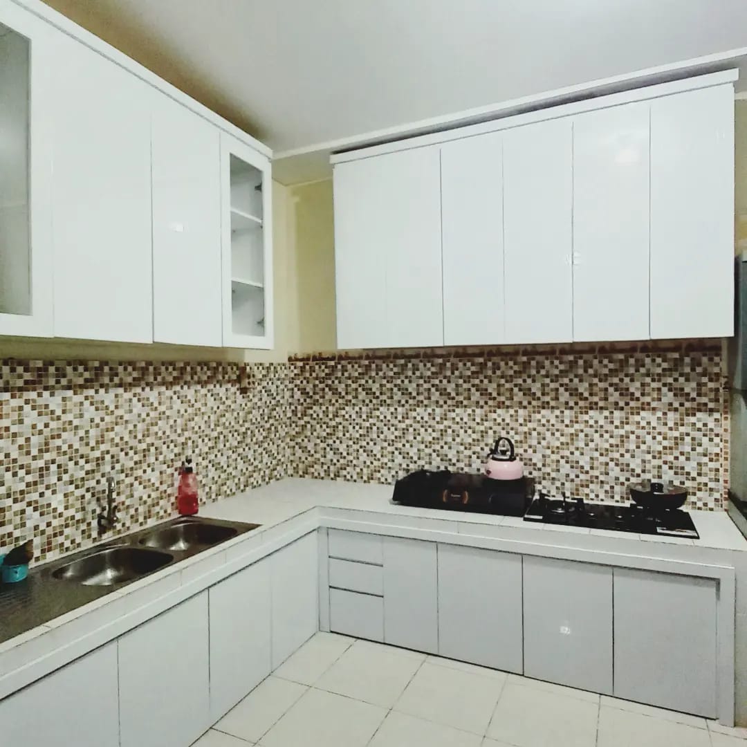 Kitchen Set Dual-Tone Modern